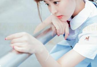 波萝社 – 图片里的K8傲娇萌萌Vivian，睡衣也是可以这么引人遐想！