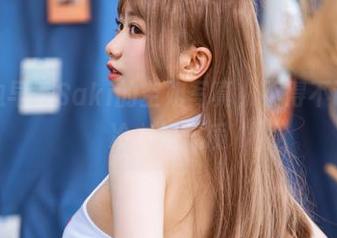 看着渡边早季Saki的空姐写真，不得不说，她的冷お姐气质