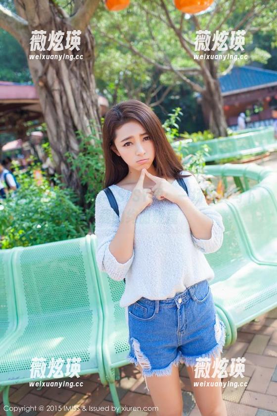 爱蜜社 - 校服与SISY思：一场写真与下载的绚丽碰撞