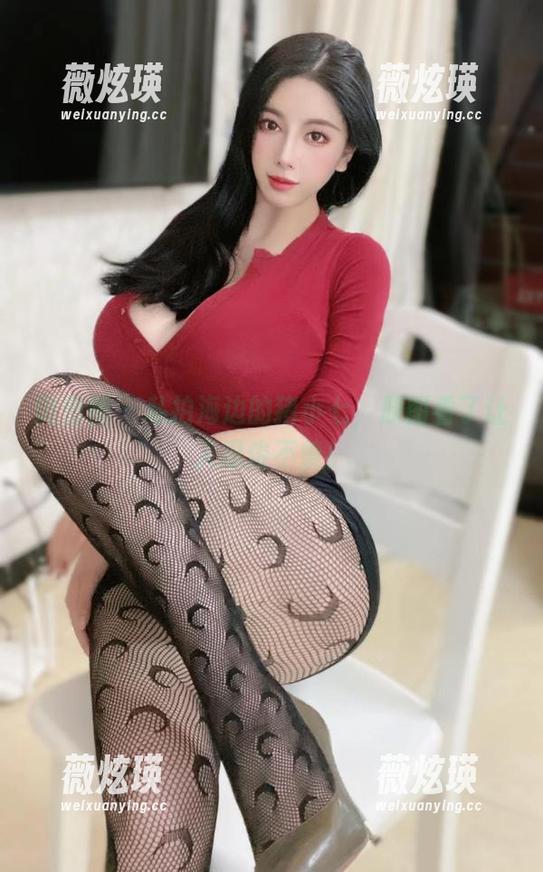微密圈 - 私拍海边的猪小七，原图看了让人忍俊不禁！