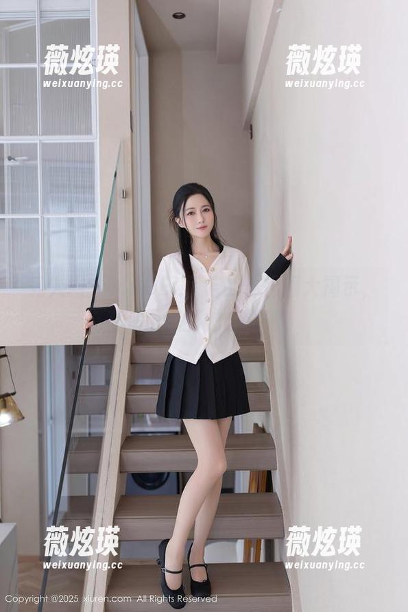 秀人网 - MODEL伊若的体操服大揭示，高清分享不怕你看呐！