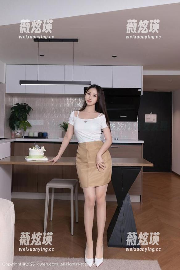 秀人网 - 别眨眼！最新Sissi诗诗女友照片，灵动得让人恍惚