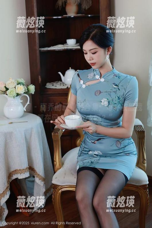 秀人网 - 南乔的职业装合集：每件衣服我都在问“这work吗？”