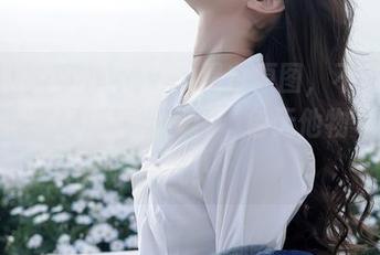 秀人网 – 可儿kayen黑白原图，不得不说，这种对比还真有一种‘色无他物’的豪气！