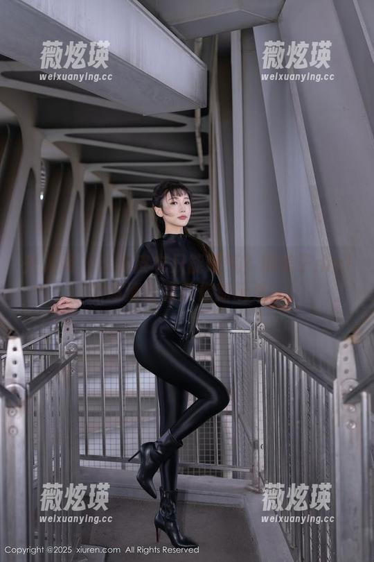 秀人网-糯美子nini 秀人网 - 谁说皮衣只能硬气?糯美子nini的高清合集教你新玩法!