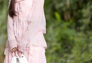 秀人网 – 图包里的菲儿beauty，黑色带你进入另一种可能