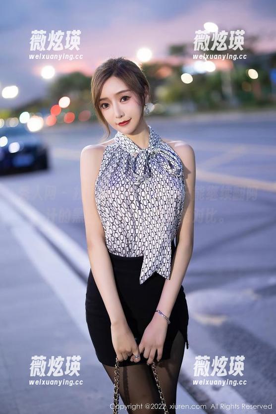 秀人网 - 找不到其他资源，只能继续翻阿汁的黑白，心中也在悄悄对比。