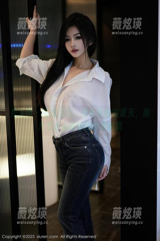 秀人网 - 高清对比：麻布学妹的夏天，照片里小心翼翼的自我展现