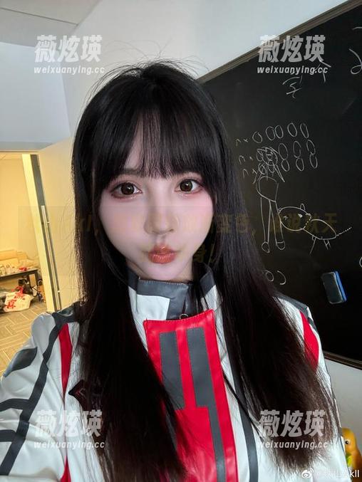 秋山AkI，恋爱图包放渐变色，谁说秋天就该单身！