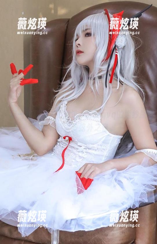 苏嫣qvq 这一瞥就让人不想逃,苏嫣qvq的婚纱原图有的太多弦外之音。