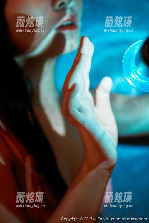 蜜桃社 - 原图集：木奈奈的女友形态，随便一瞄仿佛都能出声咂舌。