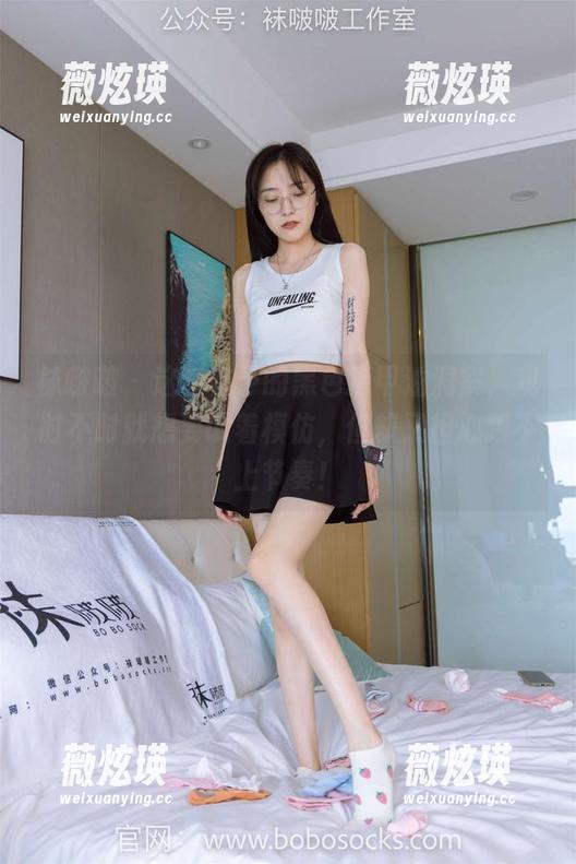 袜啵啵 - 这套稚予的黑色指甲油洞察，我时不时就想要试着模仿，但却又担心跟不上节奏！