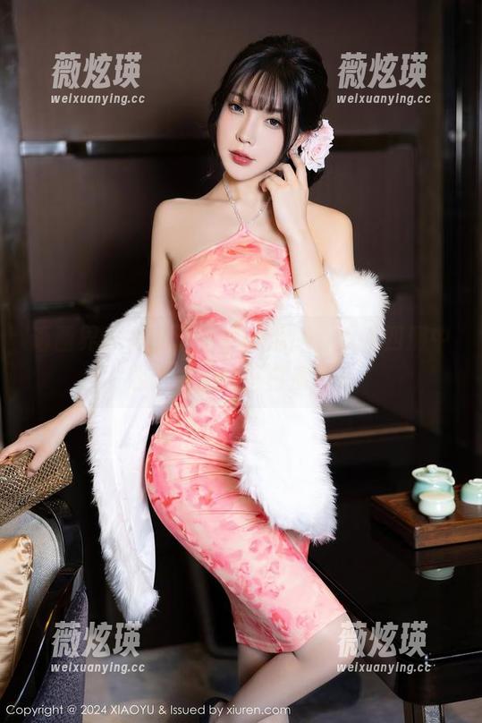 语画界 - 徐莉芝全套泳池服，水花四溅中透出淡淡的蛋白质味儿