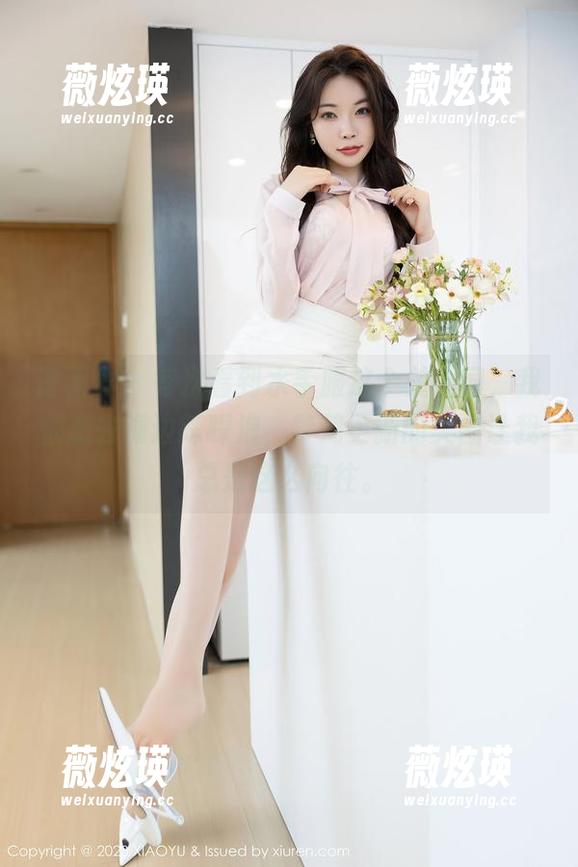 语画界-梦梵 语画界 - 每次看到水手服这个关键词,我都想去海边踩踩浪,梦梵更新的美图让我总是这么向往。