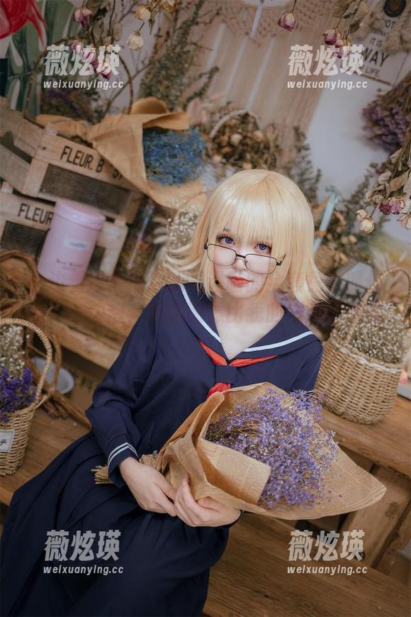 一边看这个泡泡就是逊啦的全套兔女郎作品，一边想：她的图像比我的周末还有趣。