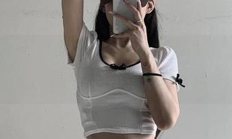 微密圈 – 高清时代，陈佩奇的背影清新简约，不分享岂不是浪费良缘？