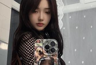 雯妹不讲道理的内衣写真，偶尔让人觉得还是少些衣服更好