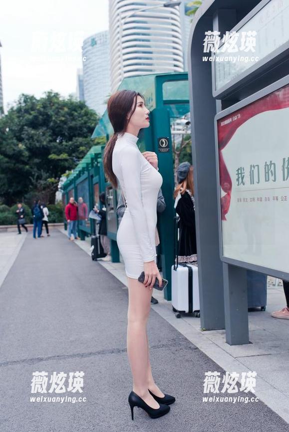 魔镜街拍 - 黑丝OL日常，婷婷的图册不收费，来瞧瞧吧，被她的气场吸引！
